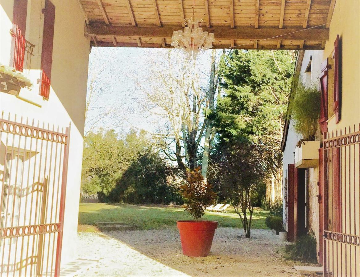 La Carreterie - Maison De Famille{S} Pineuilh Esterno foto