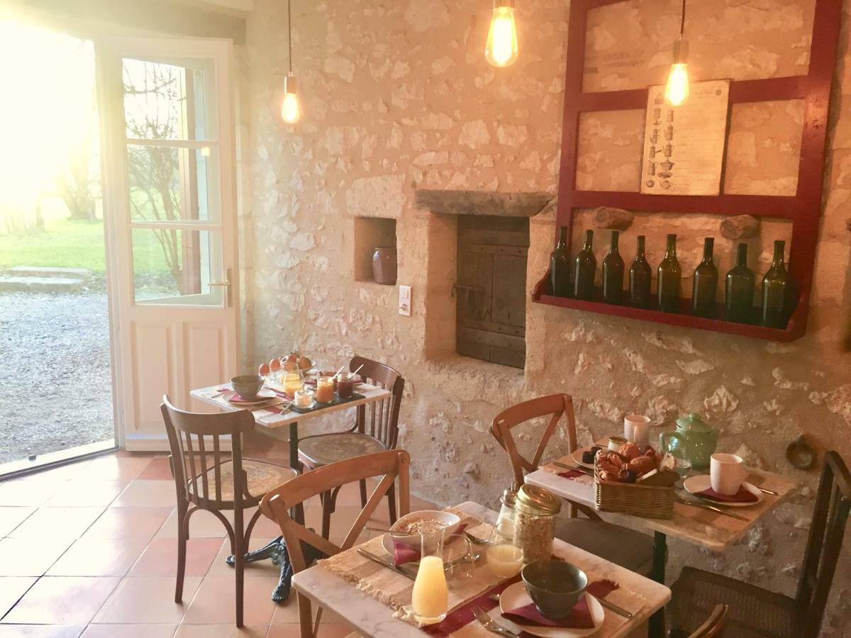 La Carreterie - Maison De Famille{S} Pineuilh Esterno foto